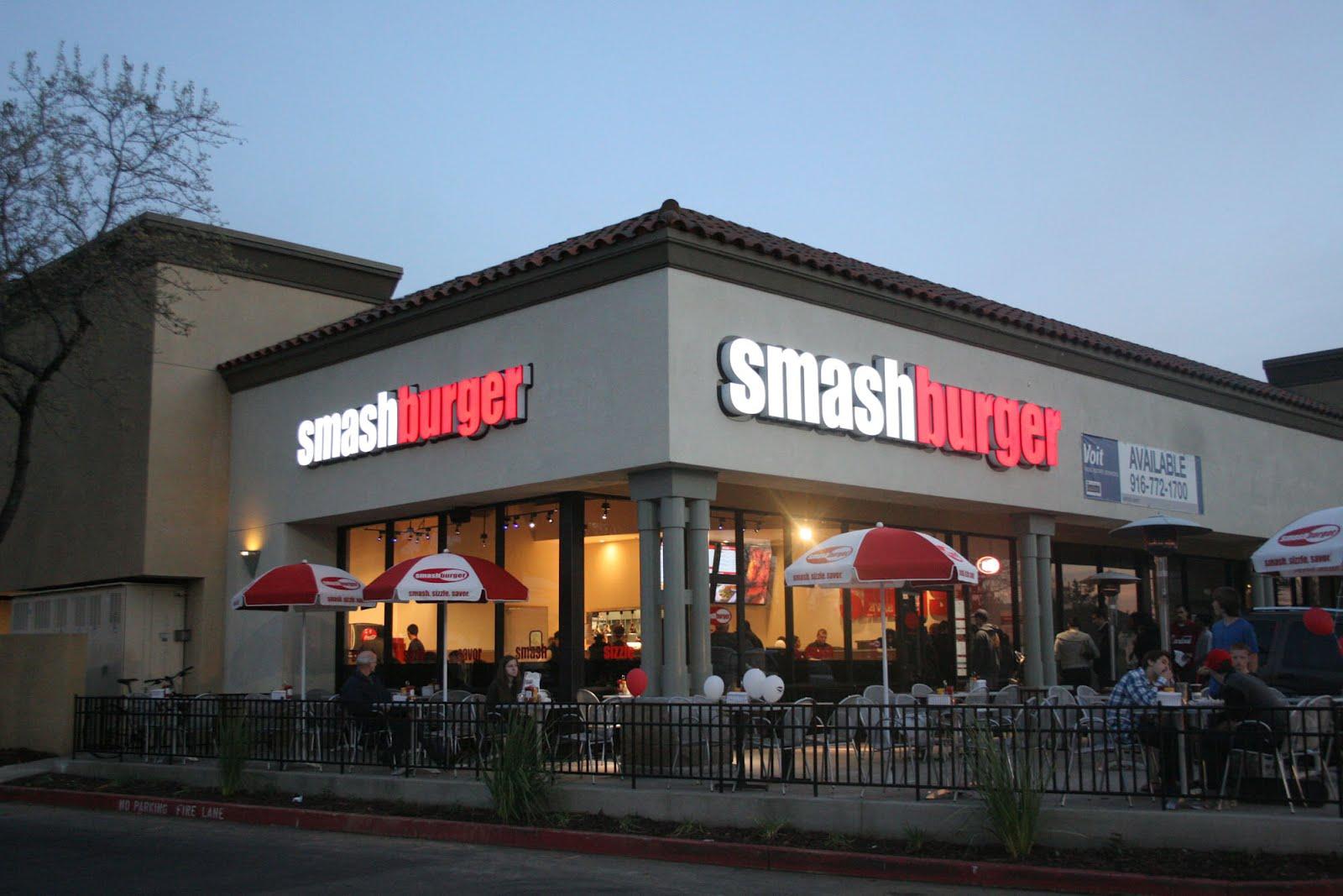 Smashburger delivers a spin on the classic burger – The Connection